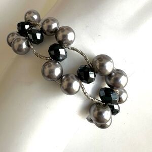 Grey faux pearl and black beaded bracelet